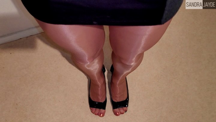 Sandra Jayde 08-01-23 Super sexy high heels for an evening out, with a cut-out on the side