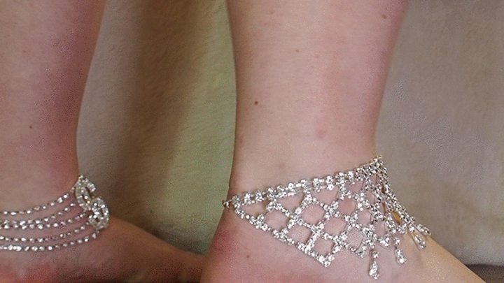 #3 Giant goddess plays with small cars