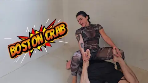 Lady Queen punishes and destroys her prisoner copy