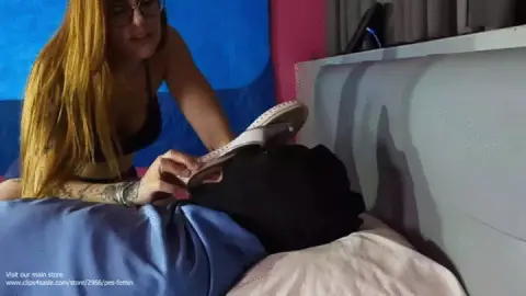 I LOVE ORDERS MALE SLAVE FIRST LICK INNER SOLES OF MY SLIPER FOR THEM FORSHIP MY FEET