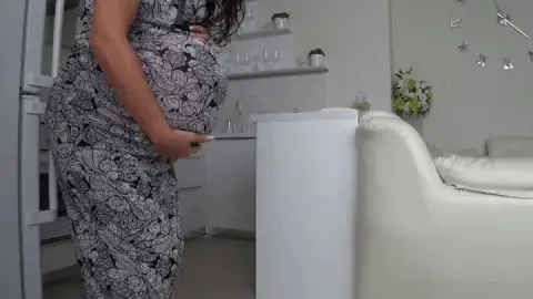 PREGNANT WOMAN FARTS and BURPING Pc